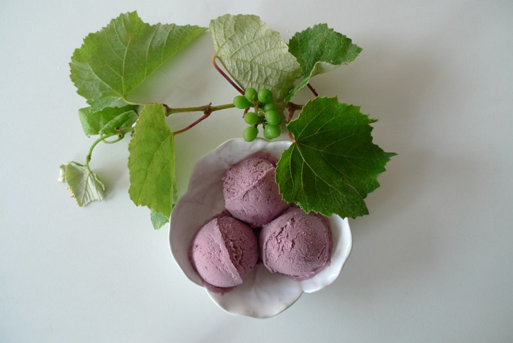 Grape Ice Cream by Flickr User Mi Mitrika, CC License = Attribution, Noncommercial, No Derivative Works